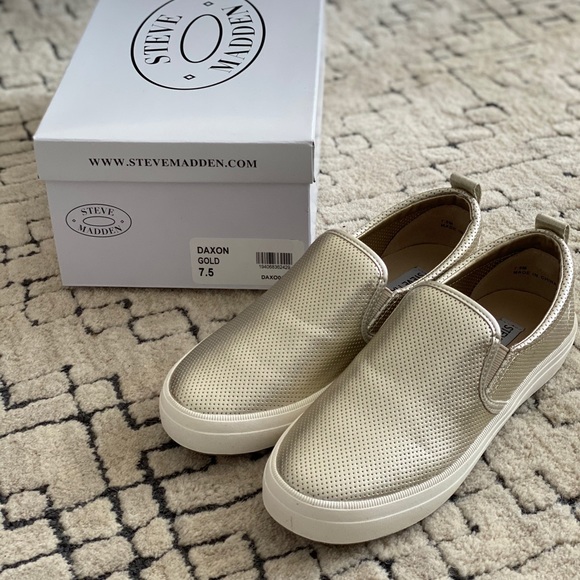 Steve Madden Daxon Gold Shoes - Picture 8 of 8